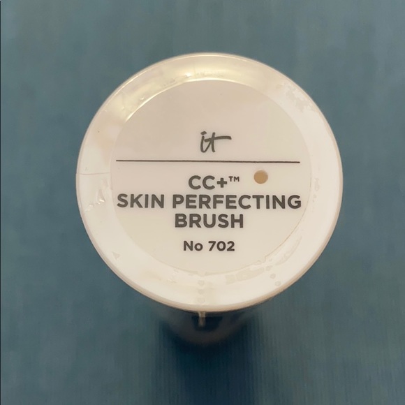 CC+ Skin Perfecting Brush #702 - Picture 3 of 3